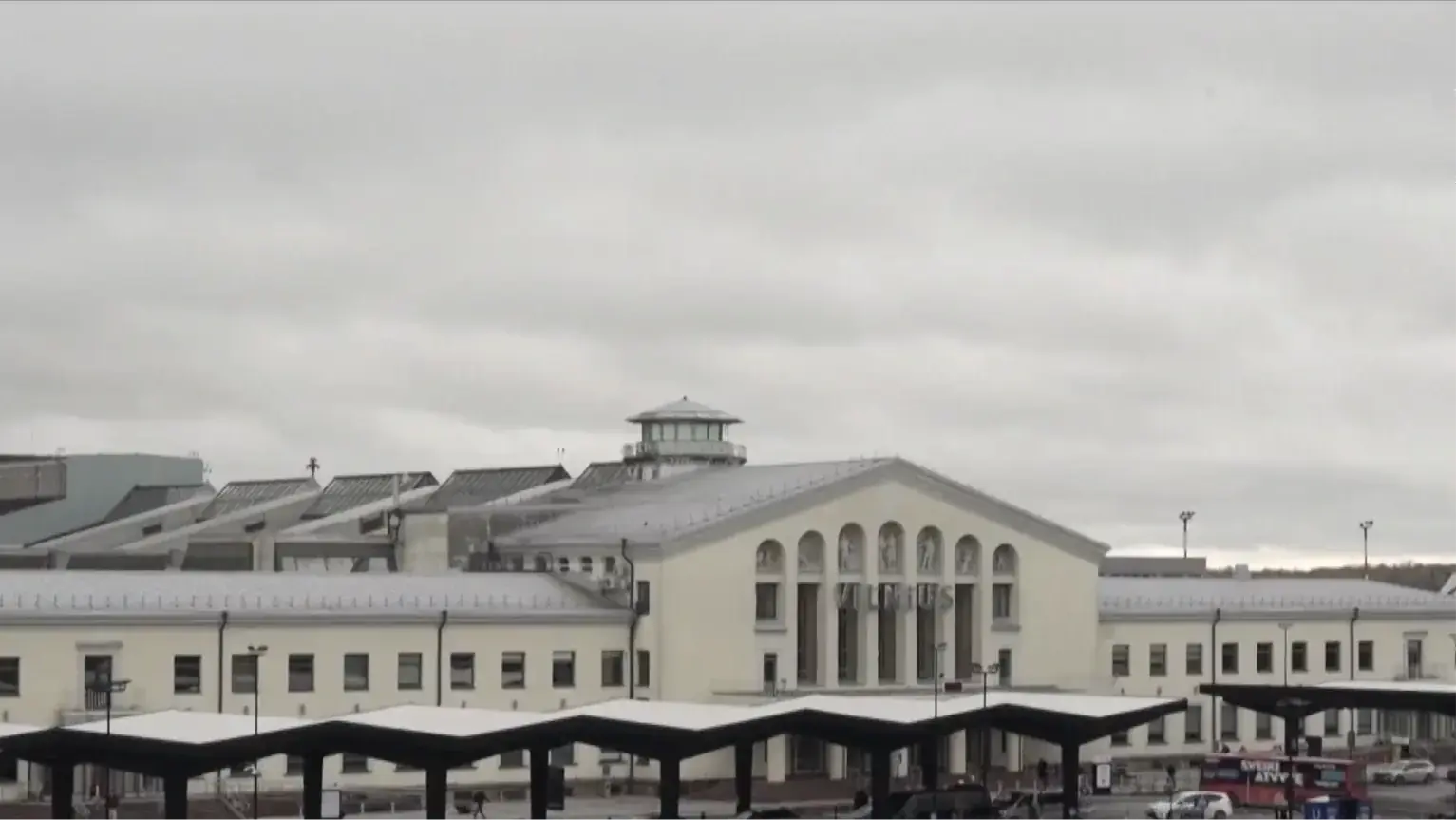 Sân bay Vilnius, Litva lại tạm đóng cửa do khinh khí cầu